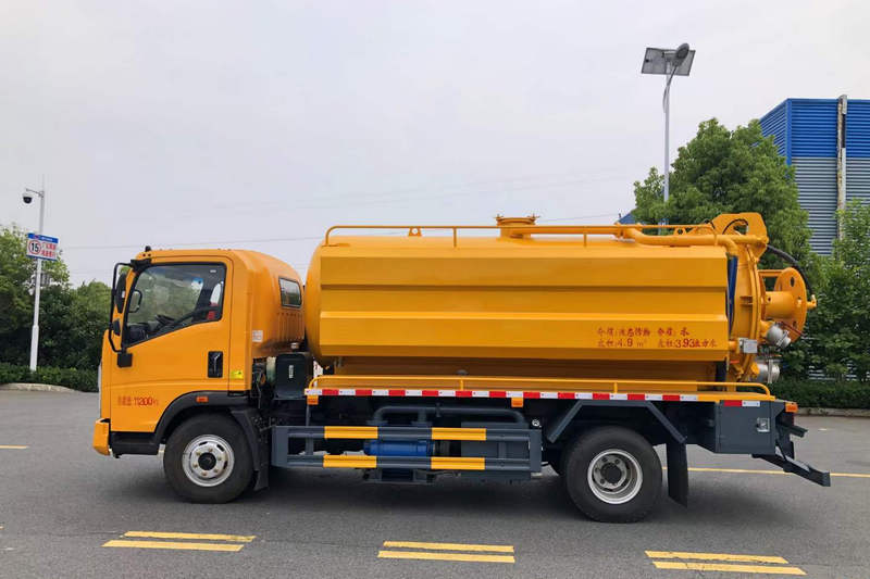 如何选择合适的洒水车？——通过对话了解不同类型的优缺点